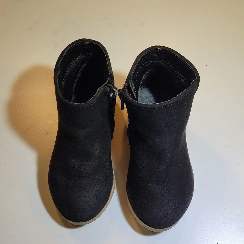 CAT&JACK ZIP CLOSURE ANKLE FAUX SUEDE BOOTIES